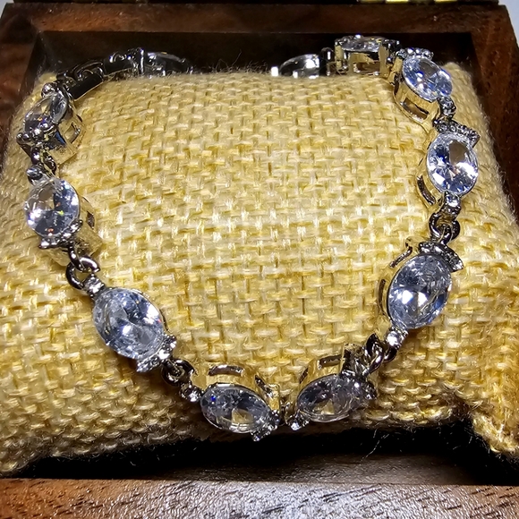 Swarovski Crystals Bracelet - Picture 2 of 3